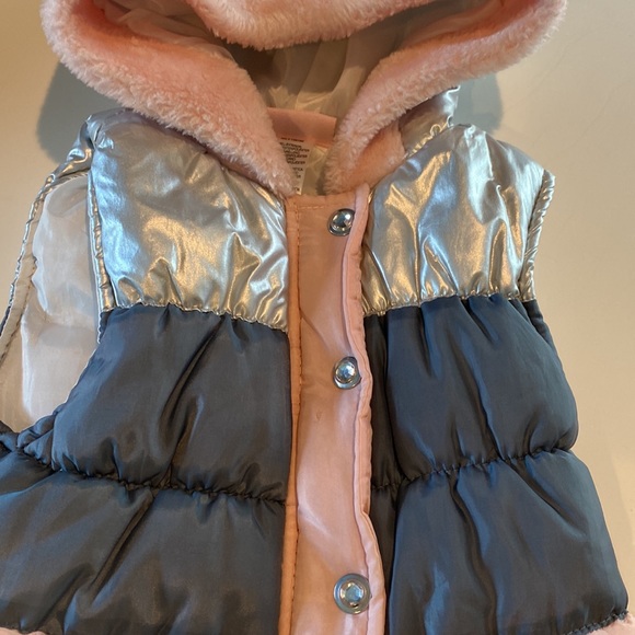 Little Lass toddler girl puffer vest size 4 - Picture 3 of 7